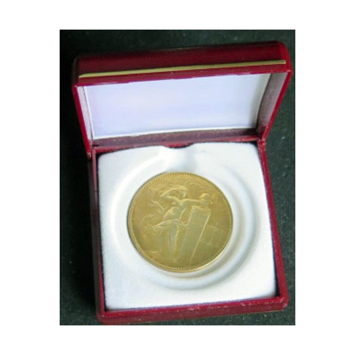 Médaille en vermeil de l'union industries chimiques attribuée en 1998