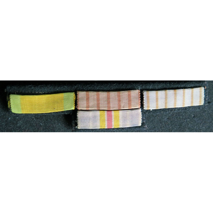 Barrette de rappel de 4 décorations 1940 rubans défraichis