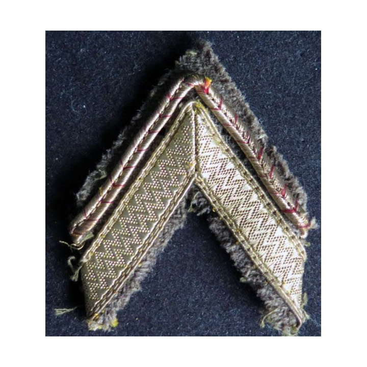 Galon de sergent ADL sur tissu vert armé
