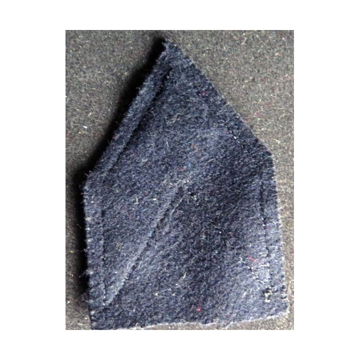 Galon de sergent chef sur tissu bleu noir