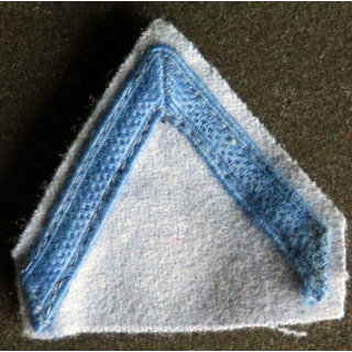 Galon de 1° Classe sur tissu bleu clair avec crochets