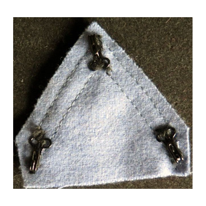 Galon de 1° Classe sur tissu bleu clair avec crochets