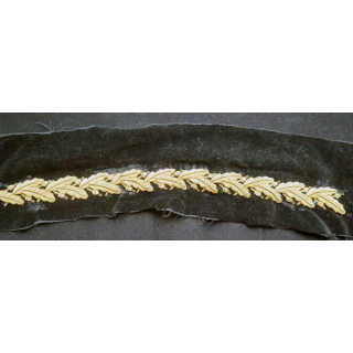 magnifique cannetille sur velours noir représentant des feuilles de chêne et glands 35 x 3 cm