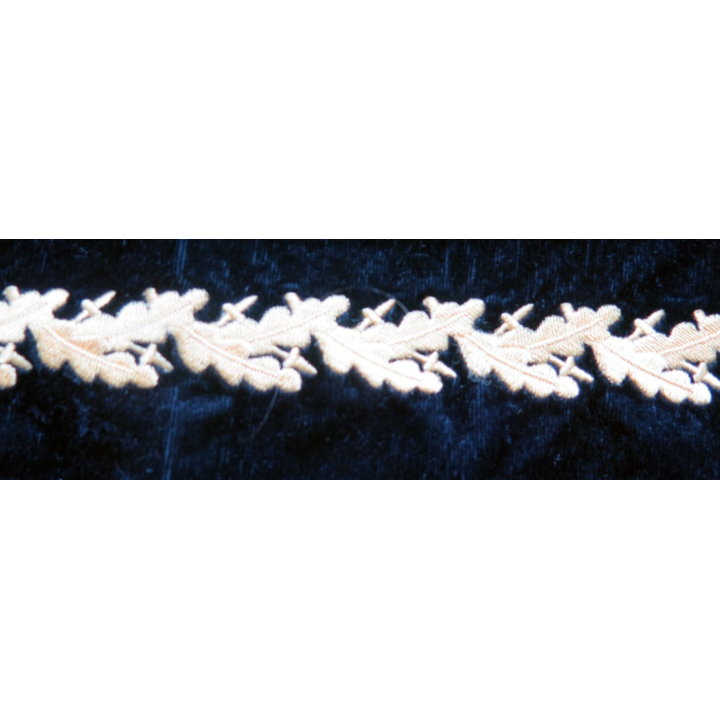 magnifique impression en fils dorés velours noir feuilles chêne épées