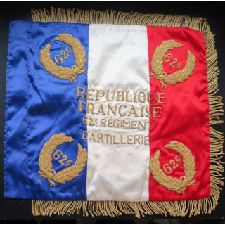 62° RA drapeau en réduction de chef de corps 62° régiment d'artillerie