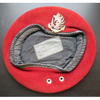 Béret rouge des parachutistes RPIMA Pebeo  Nay avec insigne Drago paris 1996  T. 55