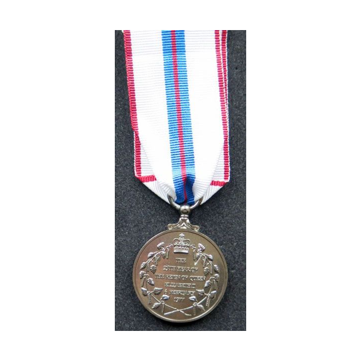 médaille jubilée argent des 25 années de règne Reine Elizabeth II 1977