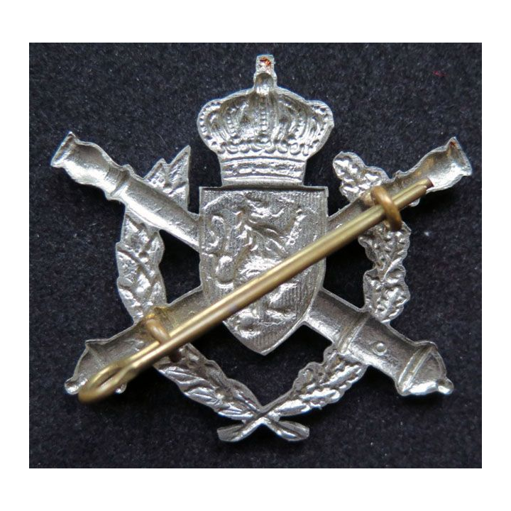 insigne de béret de l'école d'artillerie de l'armée belge argenté