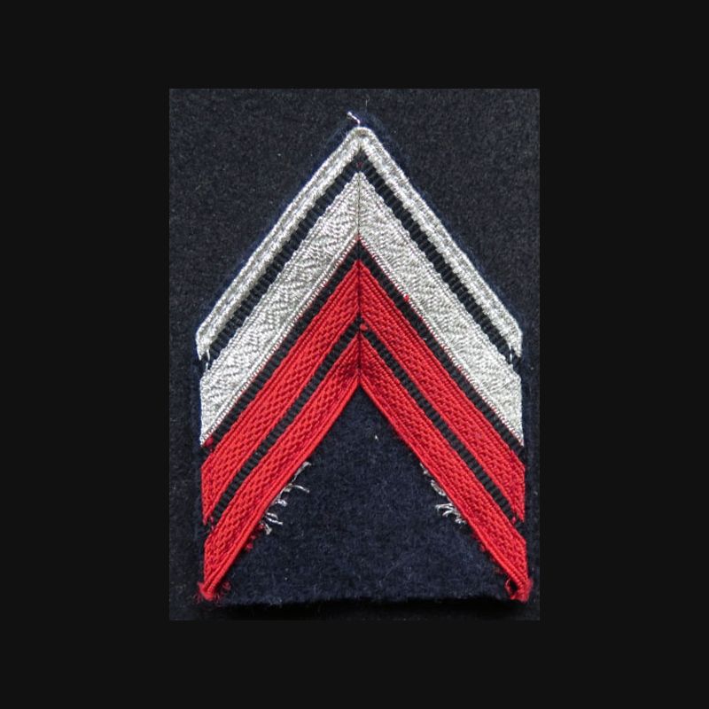 Galon de caporal chef ADL du train sur tissu bleu noir Galon de caporal chef ADL du train sur tissu bleu noir