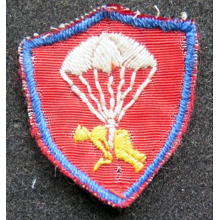 vieil insigne tissu parachutiste hauteur 3,7 cm brodé main