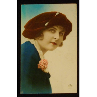 FEMME AUX FLEURS