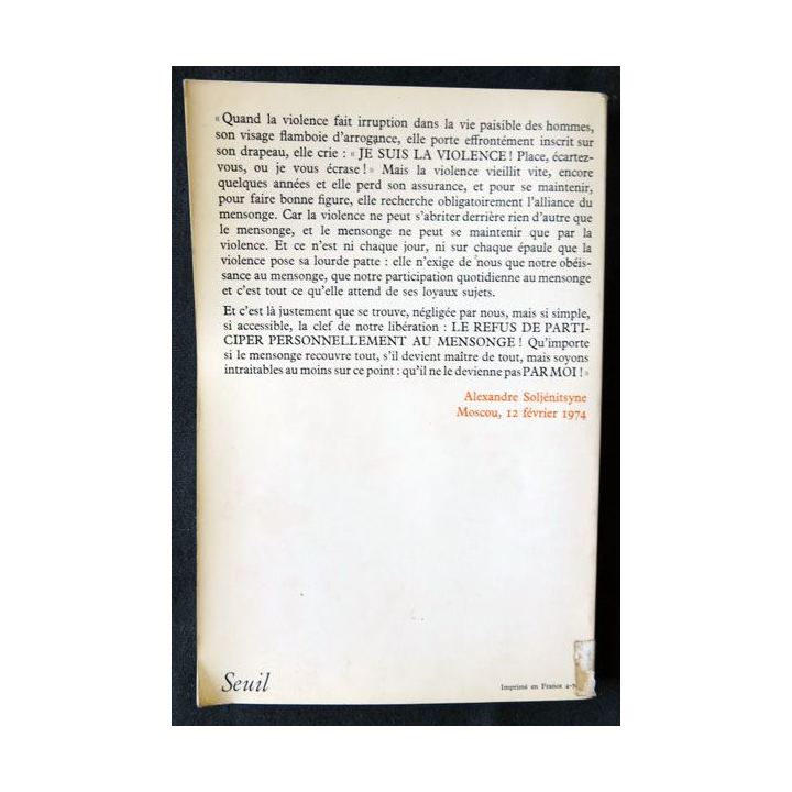 Lettre aux dirigeants de l'union soviétique écrit par Soljénitsyne aux éditions Seuil - F010