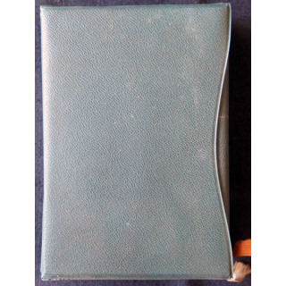 La sainte bible (12,5x8,5x3,5) étui plastifié vert aux éditions Desclée de Brouwer - F010