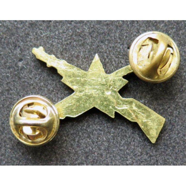 insigne métallique de col d'officier des pays de l'Est