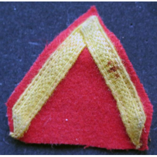Galon de sergent appelé PDL d'artillerie sur tissu rouge et crochets
