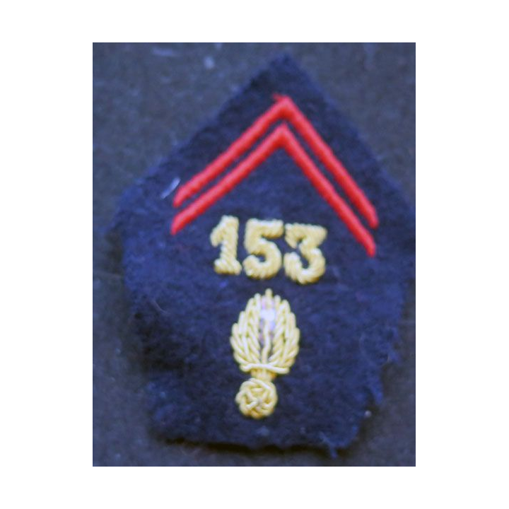 SOUTACHE : insigne de col du 153° Régiment d'infanterie en cannetille