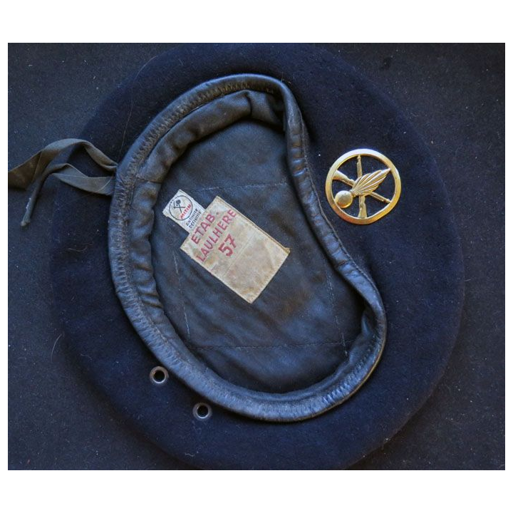 Béret bleu marine TTA de fabrication ETAB Laulhere Taille 57