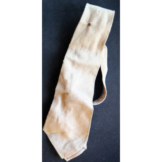 cravate kaki clair avec tampon 01 - 0524 avec trou de mite