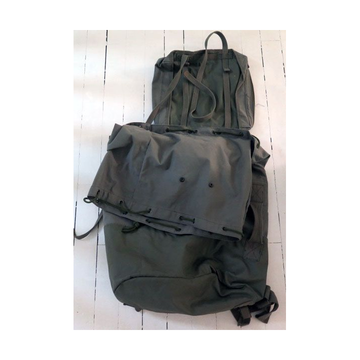 Sac à dos vert armé de fabrication Warein Lille 1987