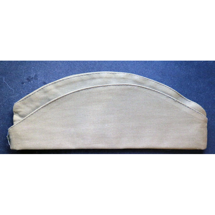 CALOT : calot de campagne de soladat soviétique avec écusson métallique Taille 59