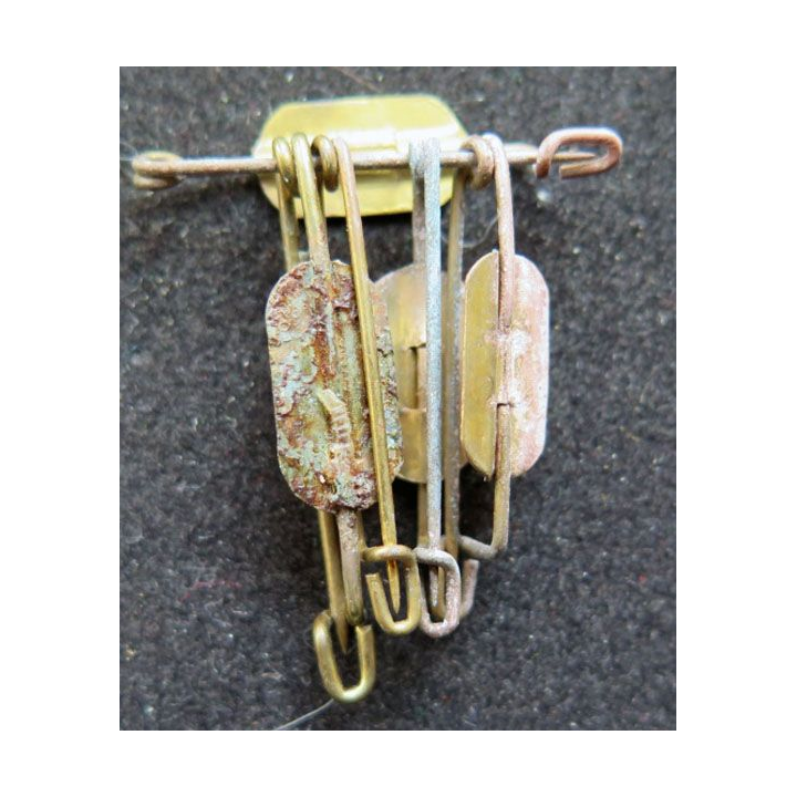 MILITARIA : lot de 5 épingles laiton avec pastille oblong longueur 2,5 et 3 cm