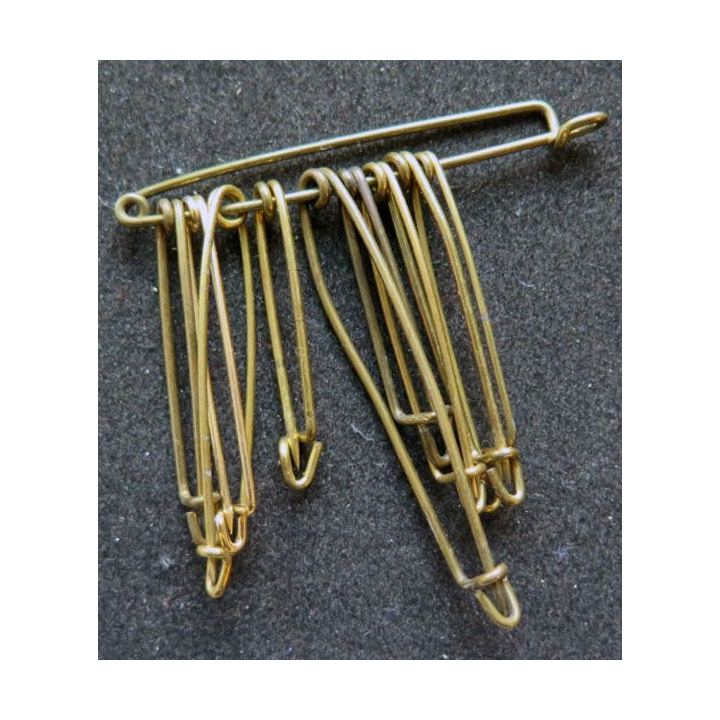 MILITARIA : lot de 10 épingles en laiton de dimensions variées