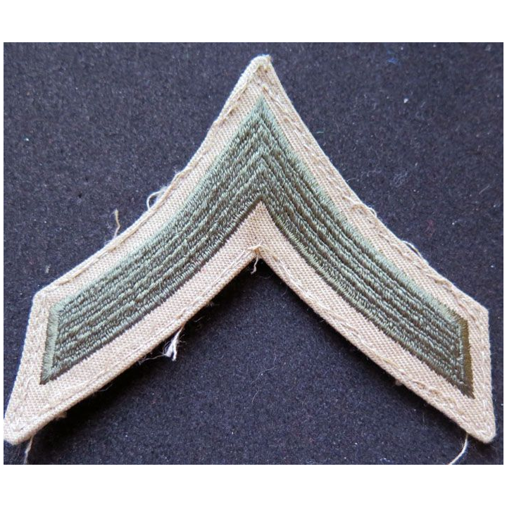 Galon de private first class US sur drap kaki
