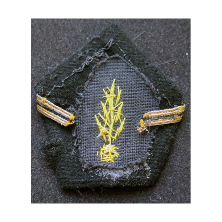 SOUTACHE : insigne de col de gendarme mobile en cannetille