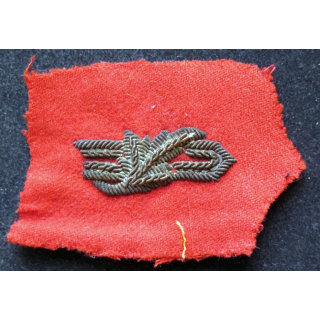 vieil insigne tissu de col sur tissu rouge de commissaire en  cannetille