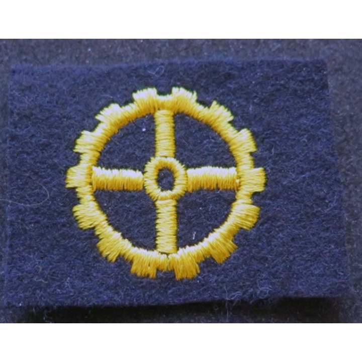 Insigne de spécialité de mécanicien cadre de la marine nationale