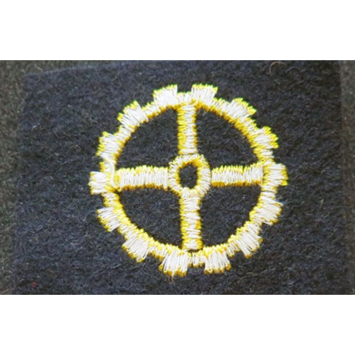 Insigne de spécialité de mécanicien cadre de la marine nationale