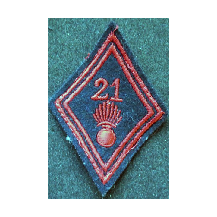 LOSANGE DE BRAS MODÈLE 45 :  21° régiment d'infanterie troupe