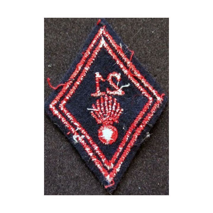LOSANGE DE BRAS MODÈLE 45 :  21° régiment d'infanterie troupe