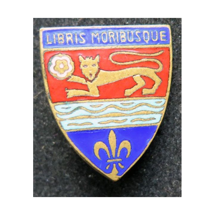 insigne émaillé Libris Moribusque de hauteur 2,5 cm fabrication Mourgeon