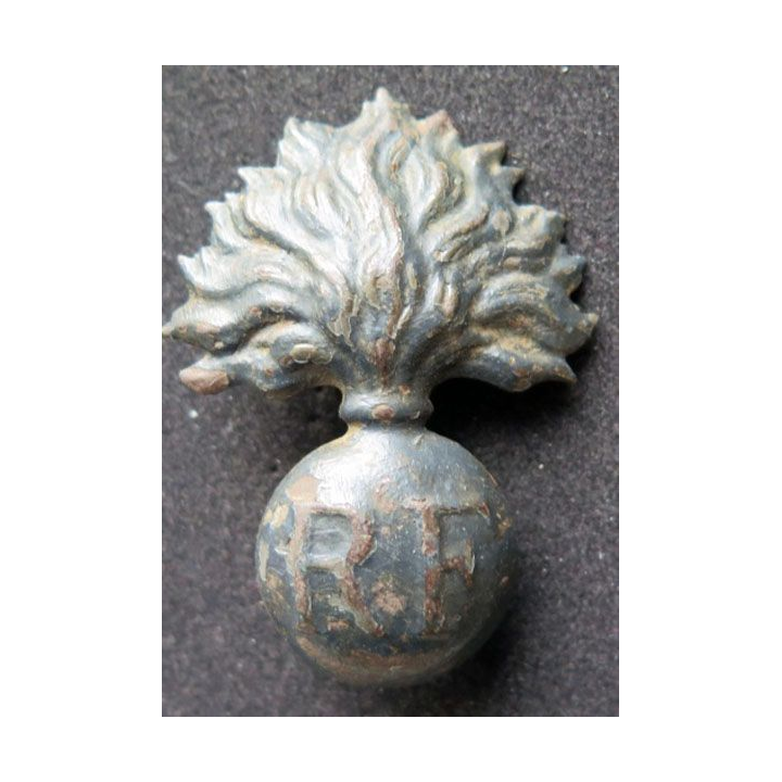 grenade de casque Adrien 1° guerre mondiale d'époque