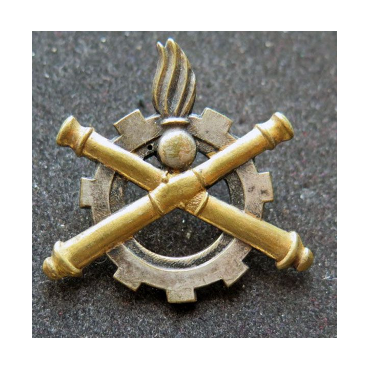 MATERIEL : insigne métallique du Service du Matériel ajouré