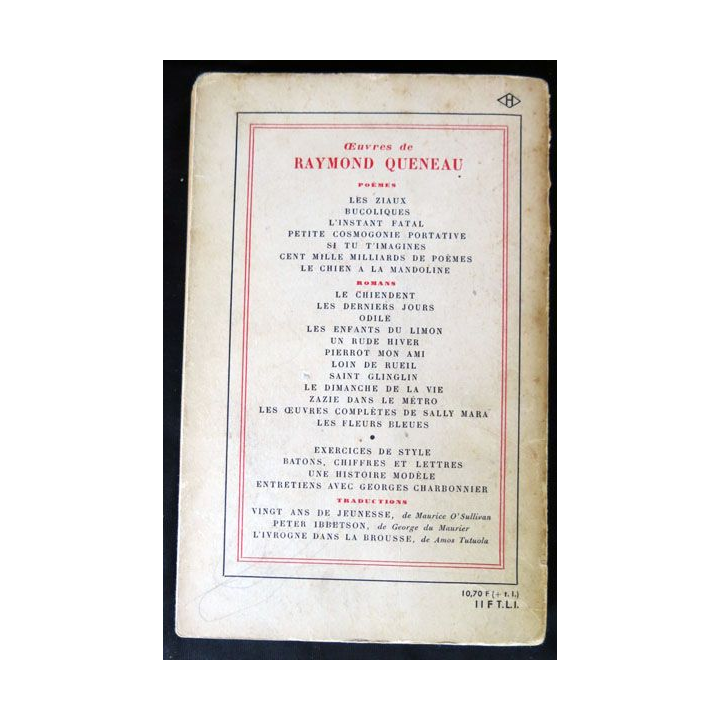 Loin de Rueil écrit par Raymond Queneau aux éditions Gallimard - F015