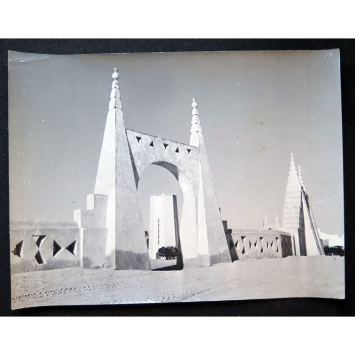 Photo argentique 18 x 24 cm guerre d'Algérie camions de transport 1957