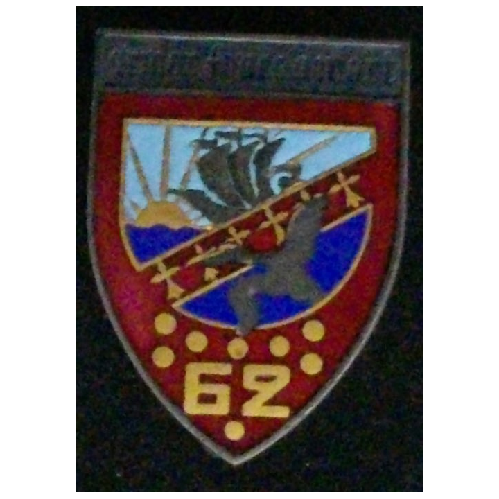 62° RI : insigne métallique 62° régiment d'infanterie Drago Béranger
