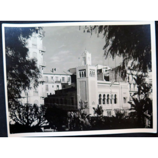 Photo sur la guerre d'Algérie Alger les locaux du bled 1958