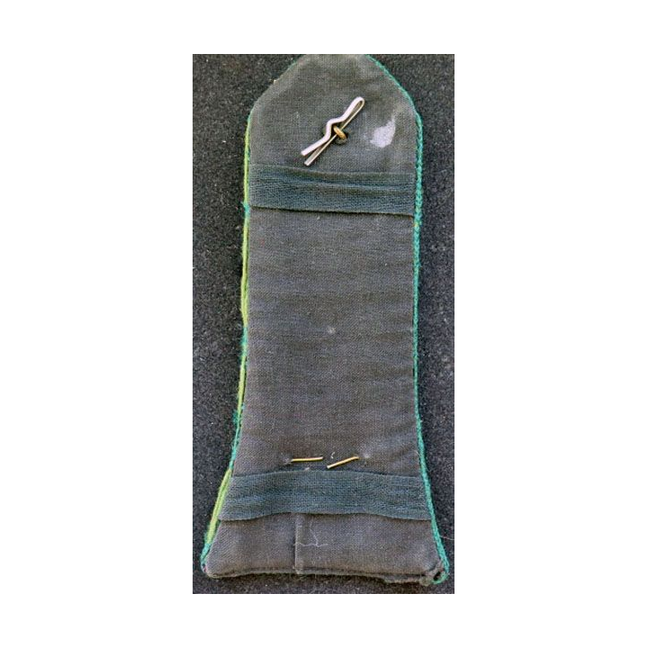Vieille épaulette du service des essences insigne métal et liseré vert