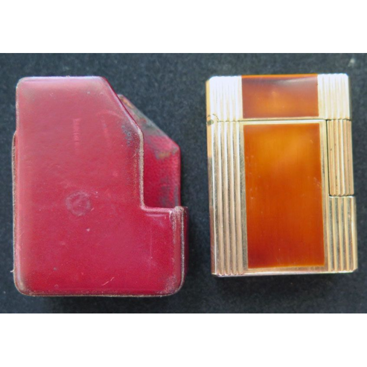BRIQUET : briquet Dupont en laque de Chine et plaqué or n° MU 655