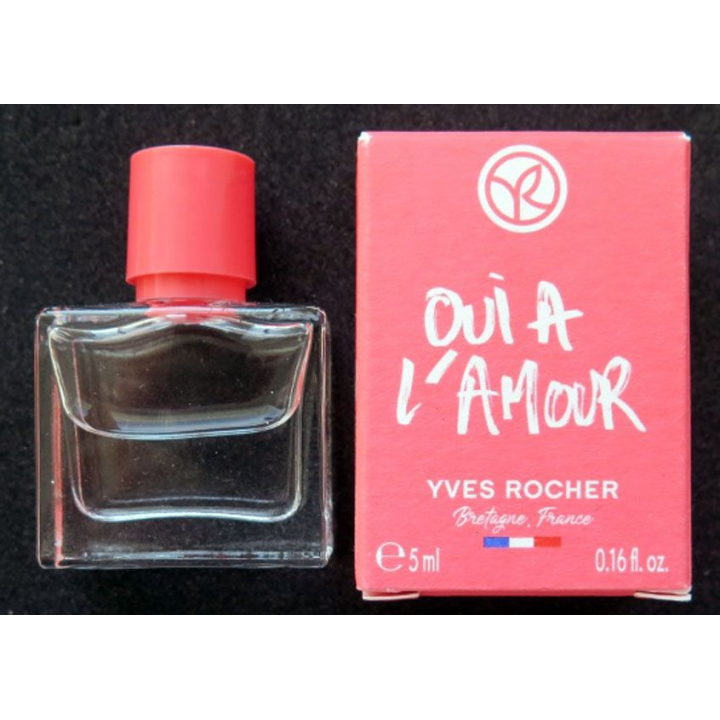 Petit flacon de 5 ml de parfum de Yves Rocher "Oui à l'Amour"