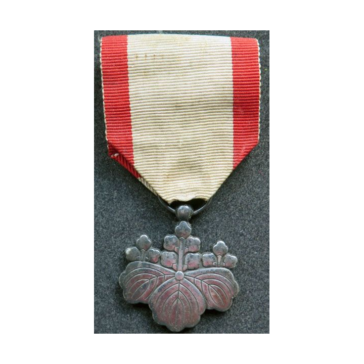 JAPON : médaille de l'ordre du soleil levant 8° classe en argent