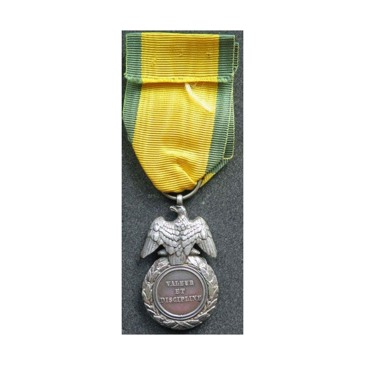 FRANCE : médaille militaire 2° type napoléon III argent avec manques d'émail 