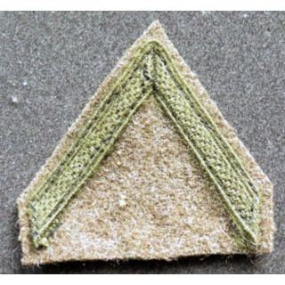 Galon kaki  de soldat de 1° classe sur feutrine kaki