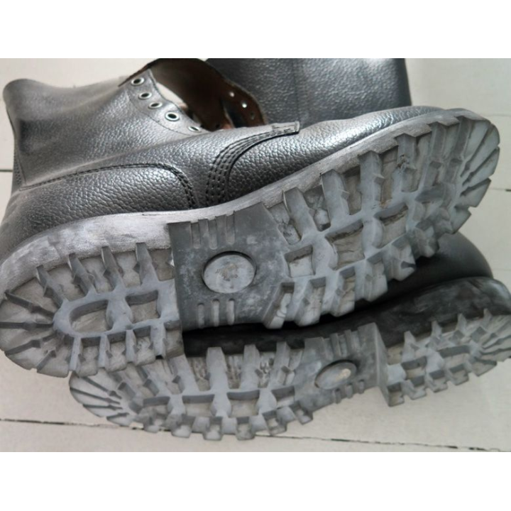Paire de Rangers en cuir TBE de taille 43 MarBOT 1 / 07 Neuvic 275/106