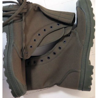 Paire de Pataugas en en toile neuve Kaki Aigle de taille 44 / 7