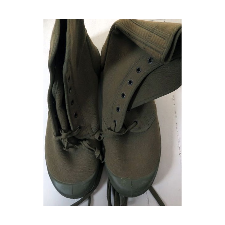 Paire de Pataugas en en toile neuve Kaki Aigle de taille 44 / 7