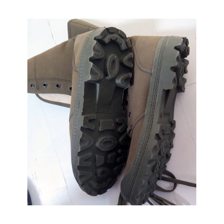 Paire de Pataugas en en toile neuve Kaki Aigle de taille 44 / 7